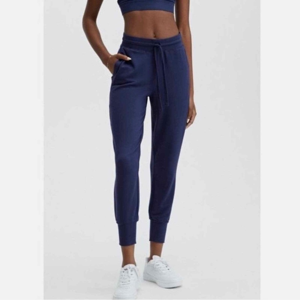 Fabletics NWT Women's Navy Daria Jogger Pants
